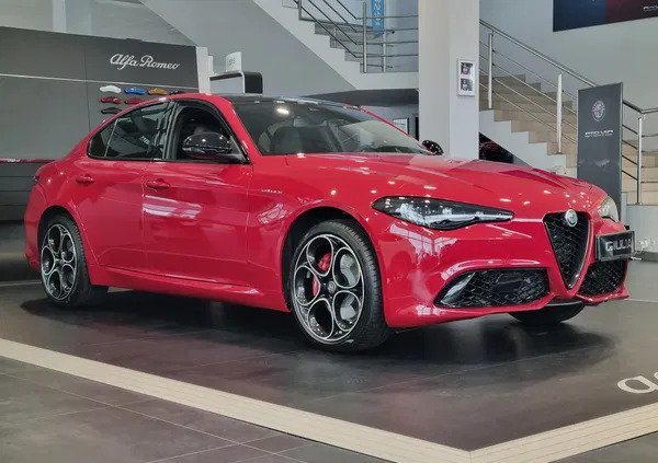 samochody osobowe Alfa Romeo Giulia cena 237900 przebieg: 1, rok produkcji 2024 z Kutno